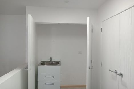 Photo of property in 216b Lake Road, Northcote, Auckland, 0627