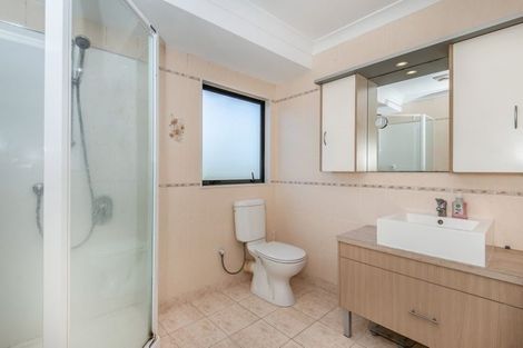Photo of property in 49 College Road, Northcote, Auckland, 0627