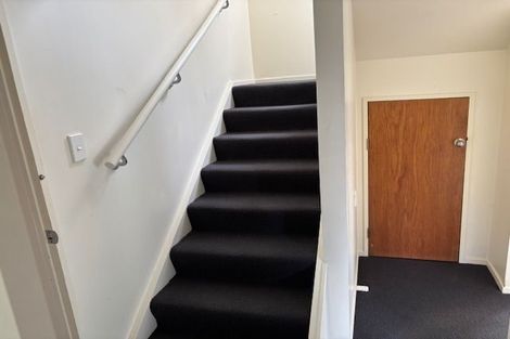 Photo of property in 28 Hiwihau Place, Glenfield, Auckland, 0629