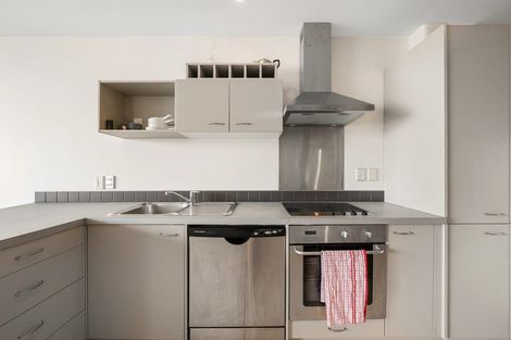 Photo of property in Stadium Garden Flats, 212/107 Thorndon Quay, Pipitea, Wellington, 6011