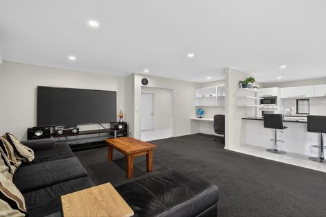Photo of property in 11 Constance Place, Aidanfield, Christchurch, 8025