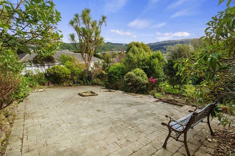 Photo of property in 2 Ryan Grove, Tawa, Wellington, 5028