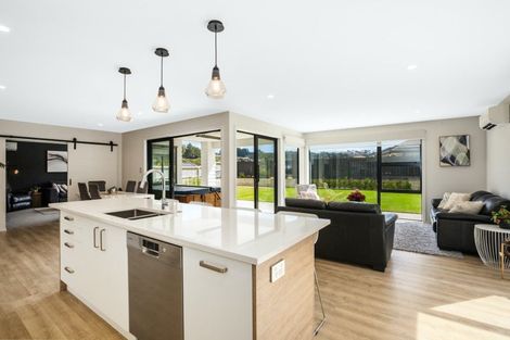 Photo of property in 194 Navigation Drive, Whitby, Porirua, 5024