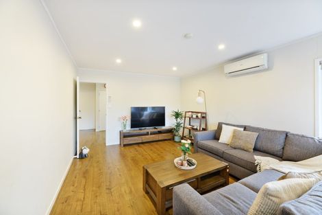 Photo of property in 1/294 Great North Road, Henderson, Auckland, 0612