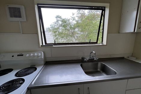 Photo of property in 2/17 Park Road, Glenfield, Auckland, 0629