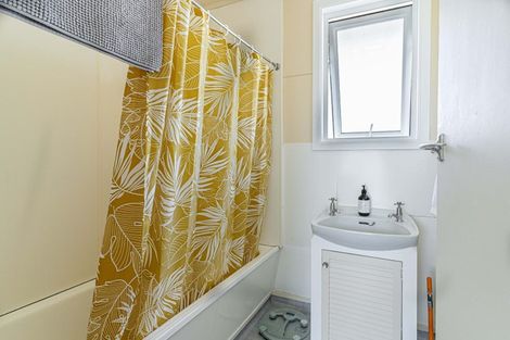 Photo of property in 55u4 Apu Crescent, Lyall Bay, Wellington, 6022