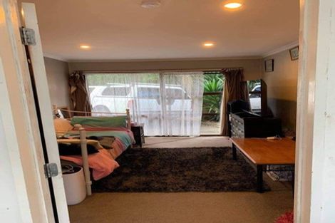 Photo of property in 57 Holmes Drive South, Massey, Auckland, 0614
