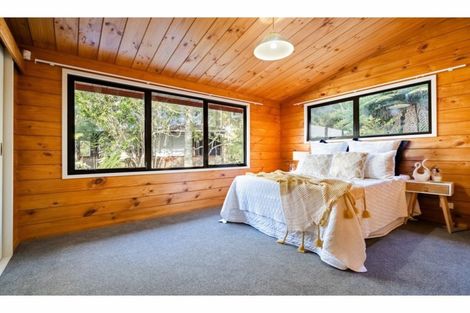 Photo of property in 27 Wirihana Road, Titirangi, Auckland, 0604