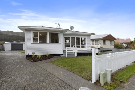 Photo of property in 20 Hamstead Street, Wainuiomata, Lower Hutt, 5014