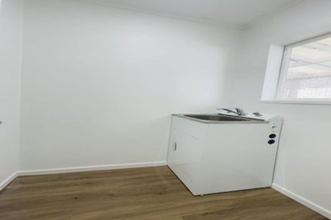 Photo of property in 18a Sylvan Crescent, Te Atatu South, Auckland, 0610