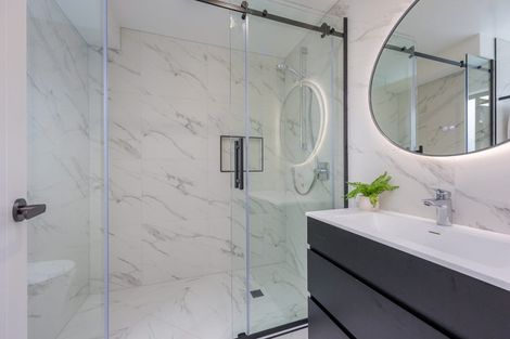Photo of property in 9c Catalina Crescent, Forrest Hill, Auckland, 0620