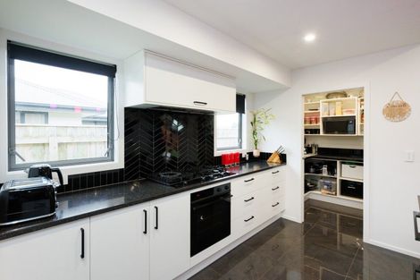 Photo of property in 12 Ivy Lane, Kelvin Grove, Palmerston North, 4414