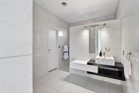 Photo of property in 27 Jervois Road, Jervoistown, Napier, 4112
