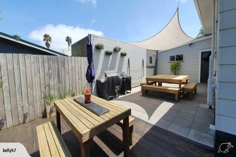 Photo of property in 3 Mckinstry Avenue, Mangere East, Auckland, 2024