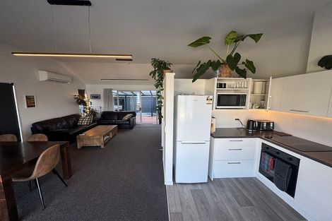 Photo of property in 46 Wynyard Crescent, Fernhill, Queenstown, 9300