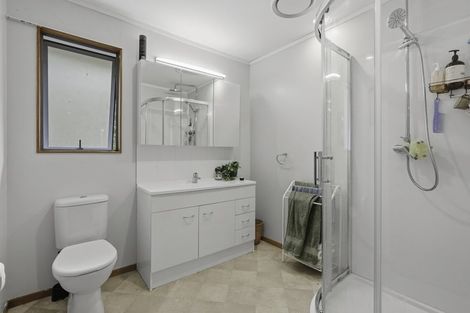 Photo of property in 16 Bush Point Road, Cable Bay, 0420