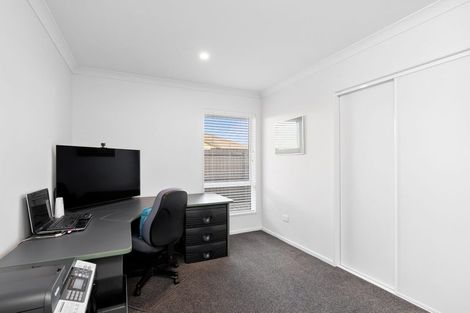 Photo of property in 9 Polish Settlers Place, Marshland, Christchurch, 8083