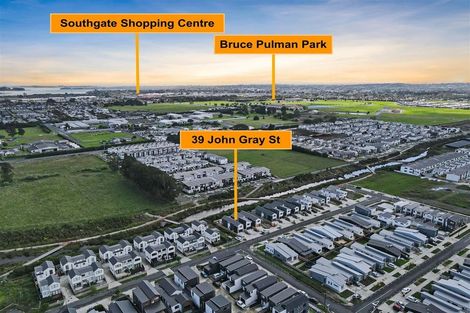 Photo of property in 39 John Gray Street, Papakura, 2110