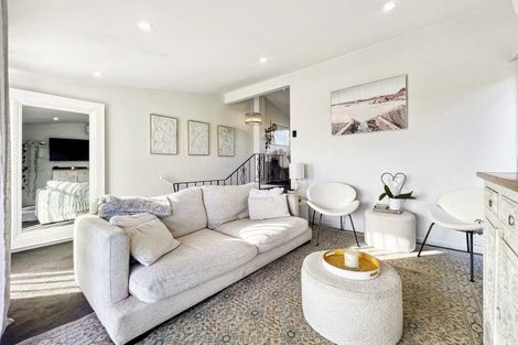 Photo of property in 5/7 Balmain Road, Birkenhead, Auckland, 0626