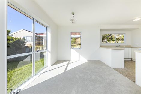 Photo of property in 26 Milan Drive, Glen Eden, Auckland, 0602