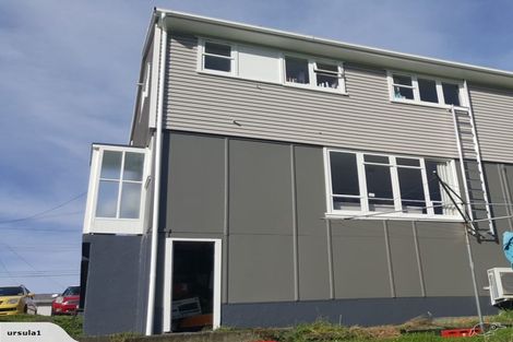 Photo of property in 76- 78 Sievers Grove, Cannons Creek, Porirua, 5024