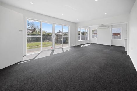 Photo of property in 2/60 Grahams Road, Burnside, Christchurch, 8041