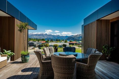 Photo of property in 15 Little Alpha Loop, Wanaka, 9305