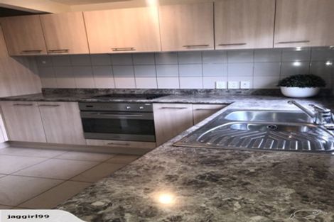 Photo of property in 4a/3 Corrella Road, Belmont, Auckland, 0622