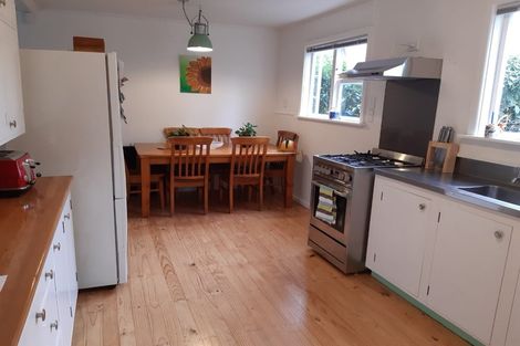 Photo of property in 37 Kowhai Terrace, Saint Martins, Christchurch, 8022