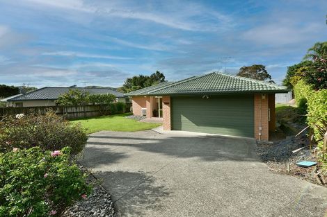 Photo of property in 63 Cabeleigh Drive, Helensville, 0800