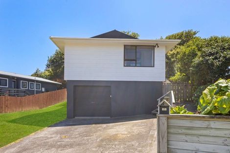 Photo of property in 13 Tahurangi Place, Spotswood, New Plymouth, 4310