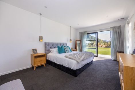 Photo of property in 22 Old Racecourse Road, Albert Town, Wanaka, 9305