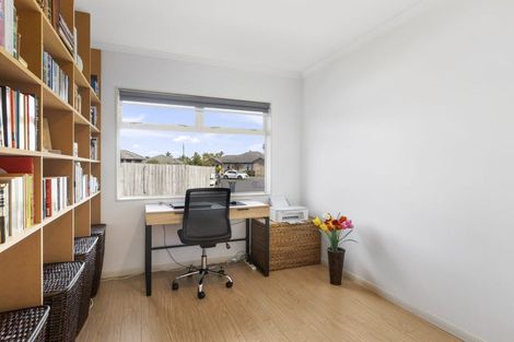 Photo of property in 20 Francis Skinner Place, Orewa, 0931