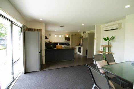 Photo of property in 2 Little Oaks Drive, Yaldhurst, Christchurch, 8042