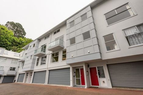 Photo of property in Fernhill Flats, 11/324u The Terrace, Te Aro, Wellington, 6011