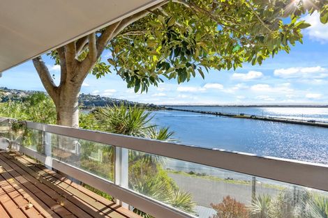 Photo of property in 150 Mccormacks Bay Road, Redcliffs, Christchurch, 8081