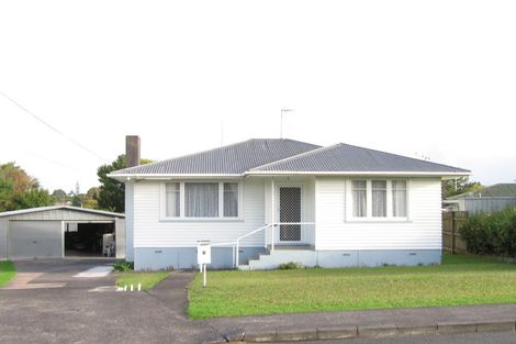 Photo of property in 1 Coniston Avenue, Te Atatu South, Auckland, 0610