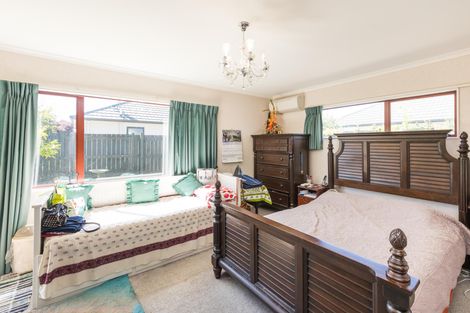 Photo of property in 14 Montana Way, Milson, Palmerston North, 4414