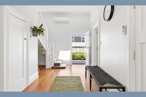 Photo of property in 15 Lucknow Terrace, Khandallah, Wellington, 6035
