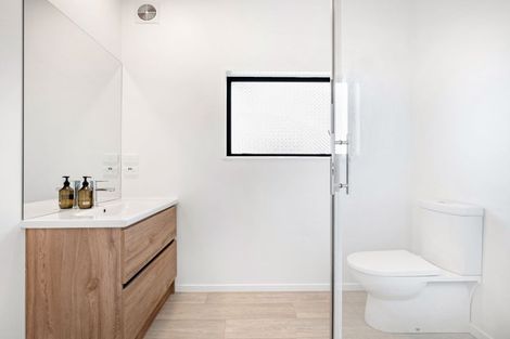 Photo of property in 221a Ngatai Road, Otumoetai, Tauranga, 3110