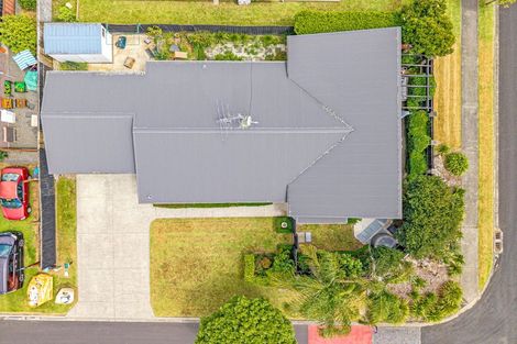Photo of property in 2 Four Oaks Place, Pukekohe, 2120