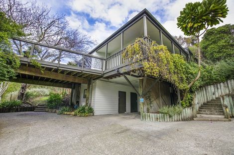 Photo of property in 72 Tauroa Road, Havelock North, 4130