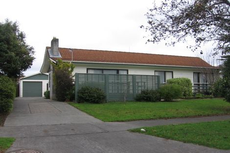 Photo of property in 28 Hillcrest Drive, Kelvin Grove, Palmerston North, 4414