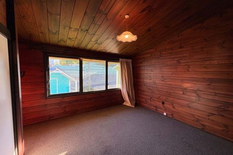 Photo of property in 4 Skeet Place, Merrilands, New Plymouth, 4312