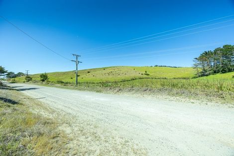 Photo of property in 42 Redhill Cemetery Road, Te Kopuru, 0371