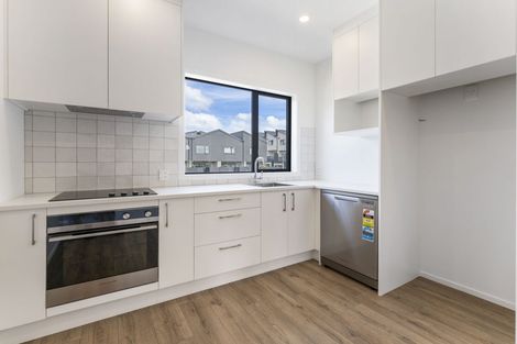 Photo of property in 11/28 Westgate Drive, Westgate, Auckland, 0614