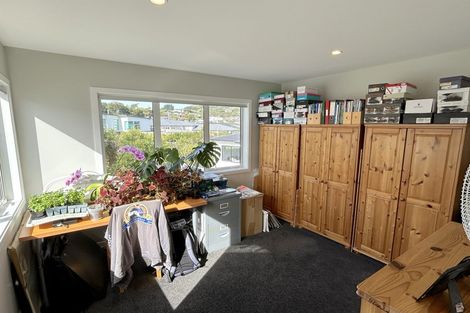 Photo of property in 30 Glide Lane, Whitby, Porirua, 5024