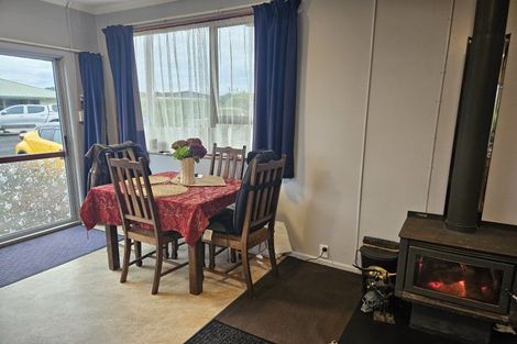 Photo of property in 11 Matai Street, Kaka Point, Balclutha, 9271