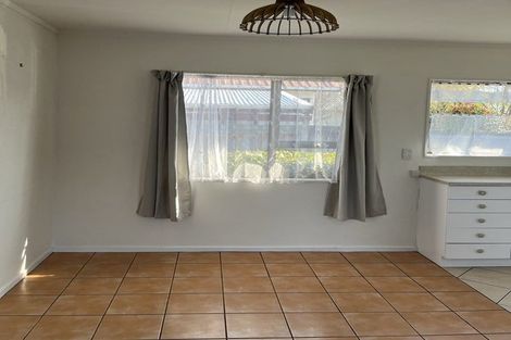 Photo of property in 33 Delaware Grove, Totara Park, Upper Hutt, 5018