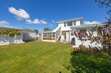 Photo of property in 18 Kent Street, Carterton, 5713